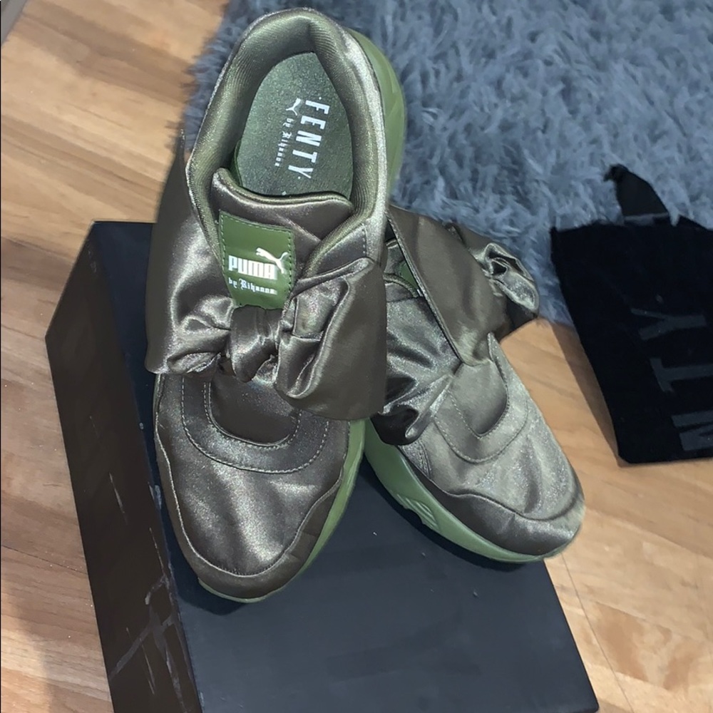 Rihanna’s Fenty Bow Creepers